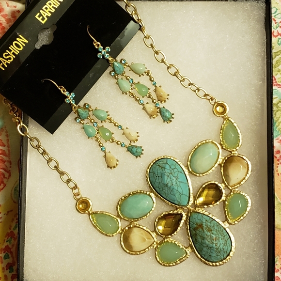 Necklace and earring set - Picture 2 of 2